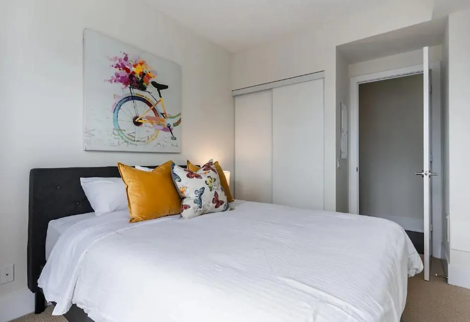 Skyline Suites - Walk To Mtcc, Acc, Rogers Centre & Entertainment District Aparthotel