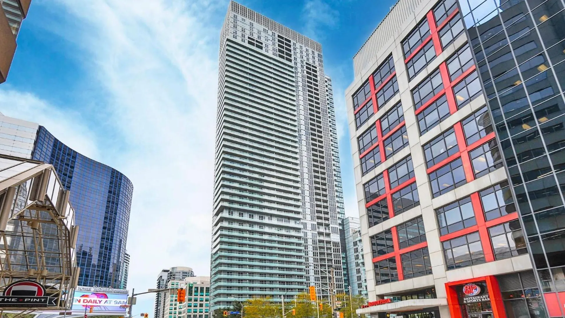 Aparthotel Skyline Suites - Walk To Mtcc, Acc, Rogers Centre & Entertainment District