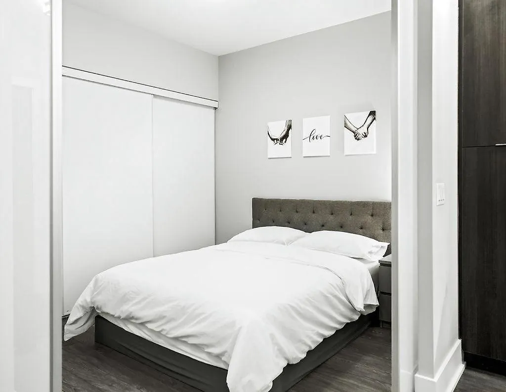 Skyline Suites - Walk To Mtcc, Acc, Rogers Centre & Entertainment District Aparthotel Toronto