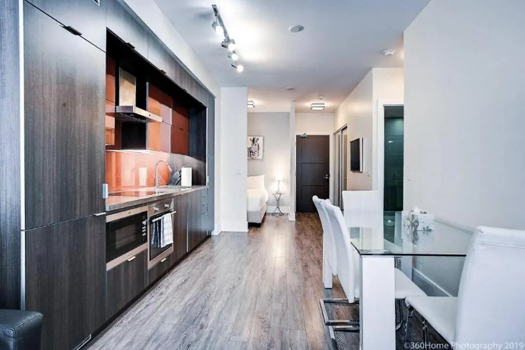 Skyline Suites - Walk To Mtcc, Acc, Rogers Centre & Entertainment District 3*, Toronto Canada
