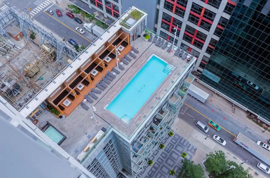 Skyline Suites - Walk To Mtcc, Acc, Rogers Centre & Entertainment District Toronto Aparthotel